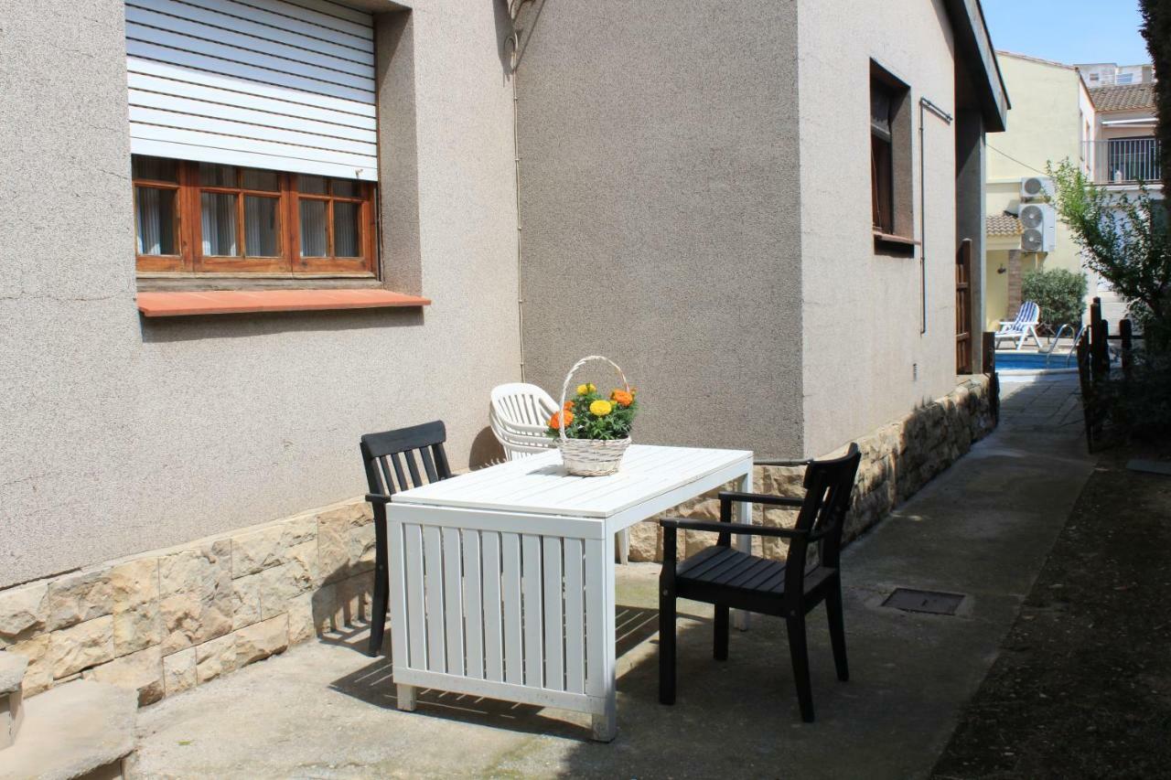 Ca L'Ampurdanes Villa Alcoletge ภายนอก รูปภาพ